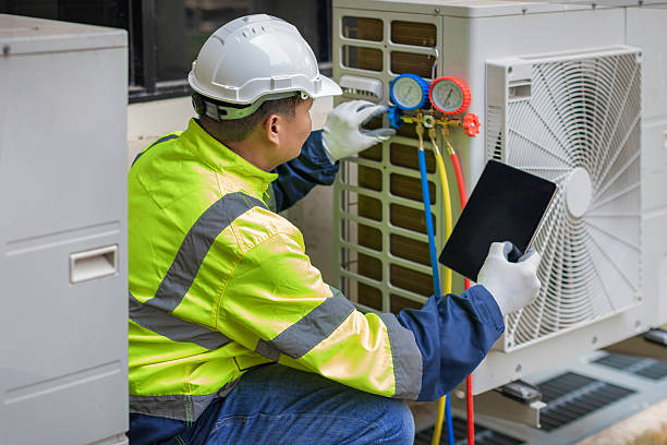Professional Hvac technician working in Oswego, IL
